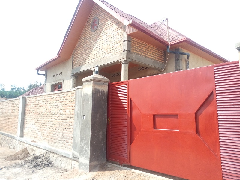 A 2 HOUSES FOR SALE IN ONE COMPOUND AT KINYINYA